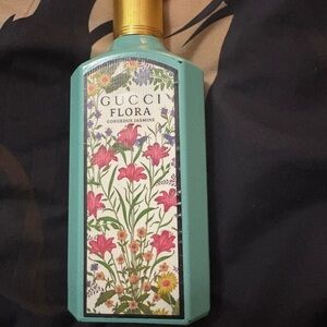 Gucci Flora Gorgeous Jasmine Body Wash - Teal and Gold